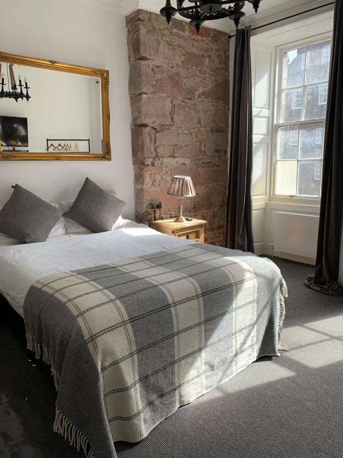 Royal Mile Suites By The Castle Édimbourg Extérieur photo